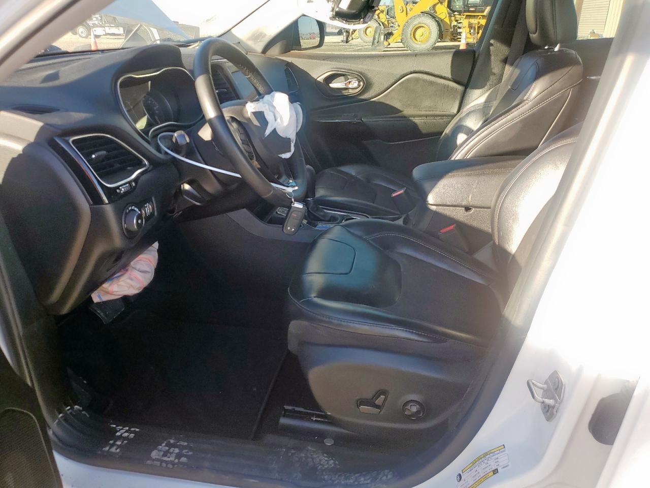 2020 Jeep Cherokee Latitude Plus VIN: 1C4PJLLB0LD553027 Lot: 92978595