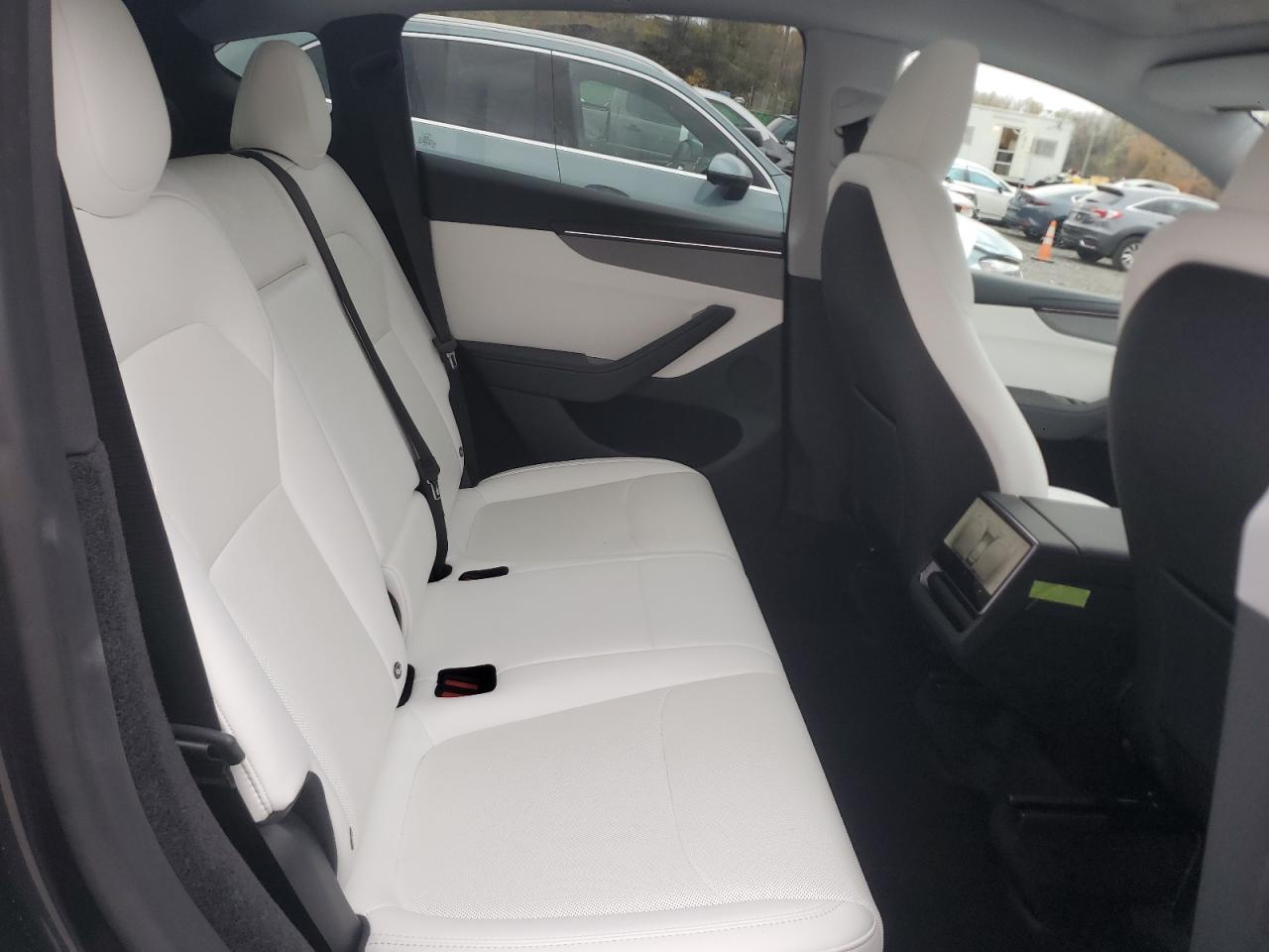 2026 Tesla Model Y VIN: 7SAYGDED7TA433015 Lot: 91395315