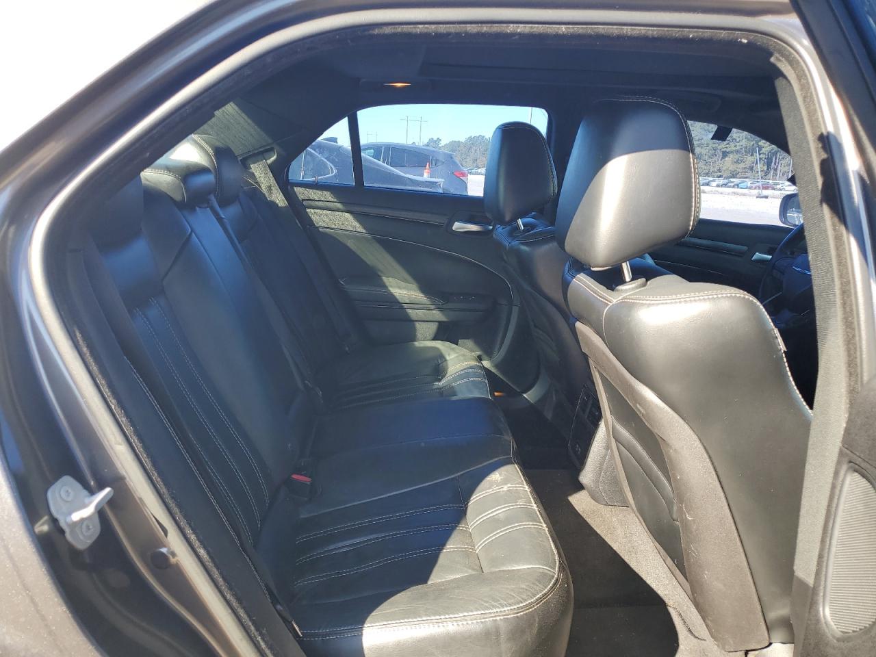 2015 Chrysler 300 S VIN: 2C3CCABG4FH892055 Lot: 91323275