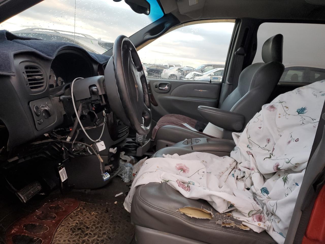 2004 Chrysler Town & Country Limited VIN: 2C8GP64L84R529353 Lot: 91650915