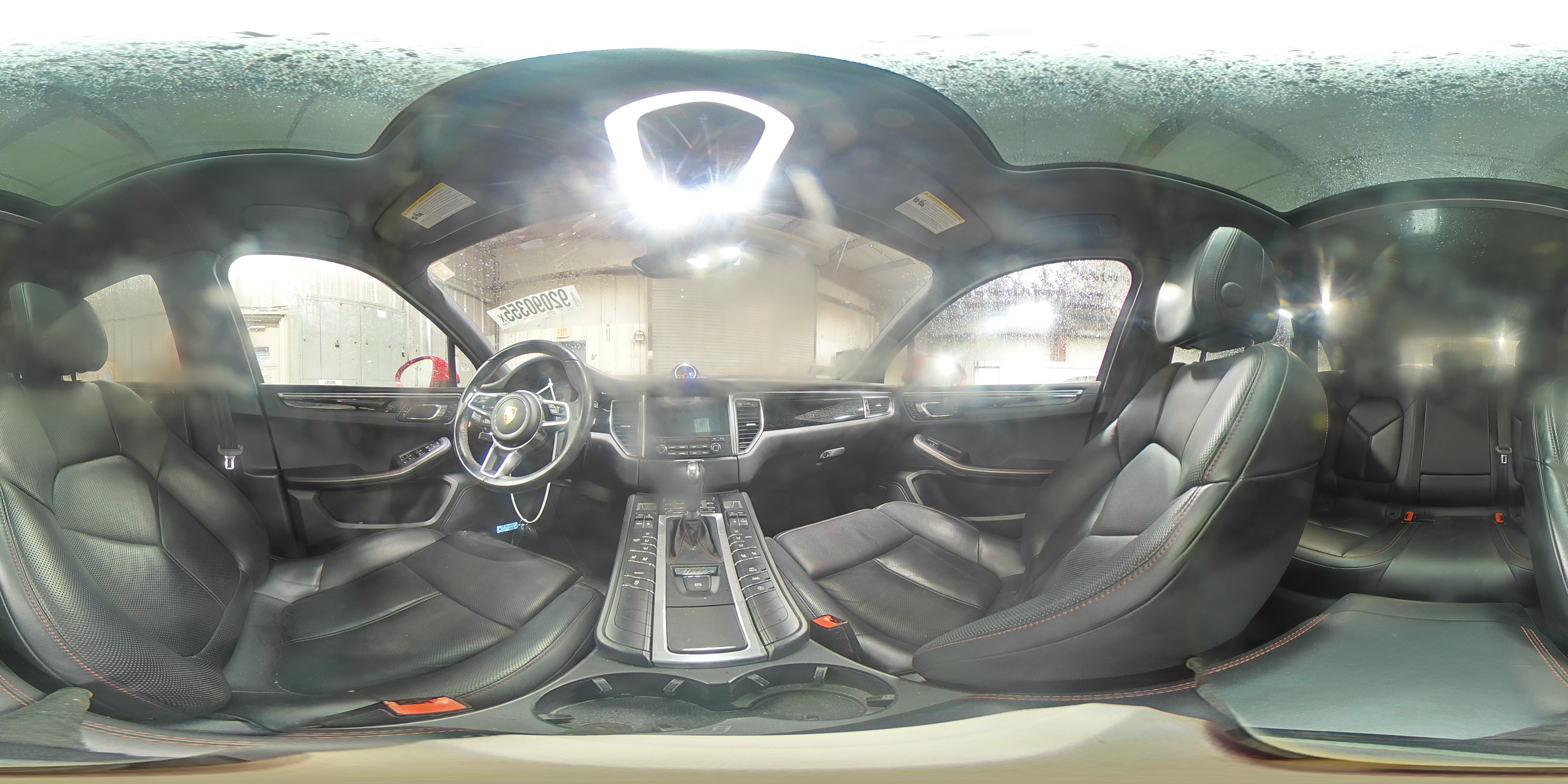 2018 Porsche Macan S VIN: WP1AB2A56JLB37561 Lot: 92090355