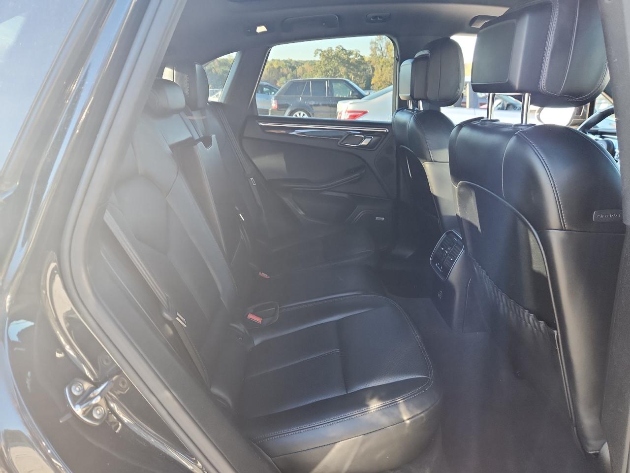 2018 Porsche Macan VIN: WP1AA2A53JLB02981 Lot: 90021205