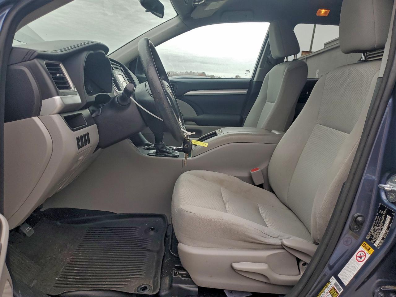 2015 Toyota Highlander Le VIN: 5TDBKRFH8FS211991 Lot: 94403885