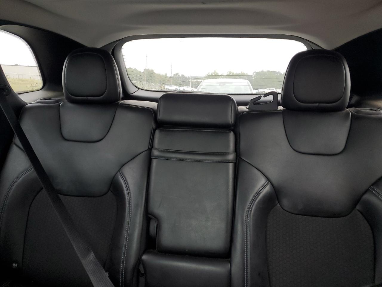 2019 Jeep Cherokee Latitude Plus VIN: 1C4PJLLB0KD108656 Lot: 82723995