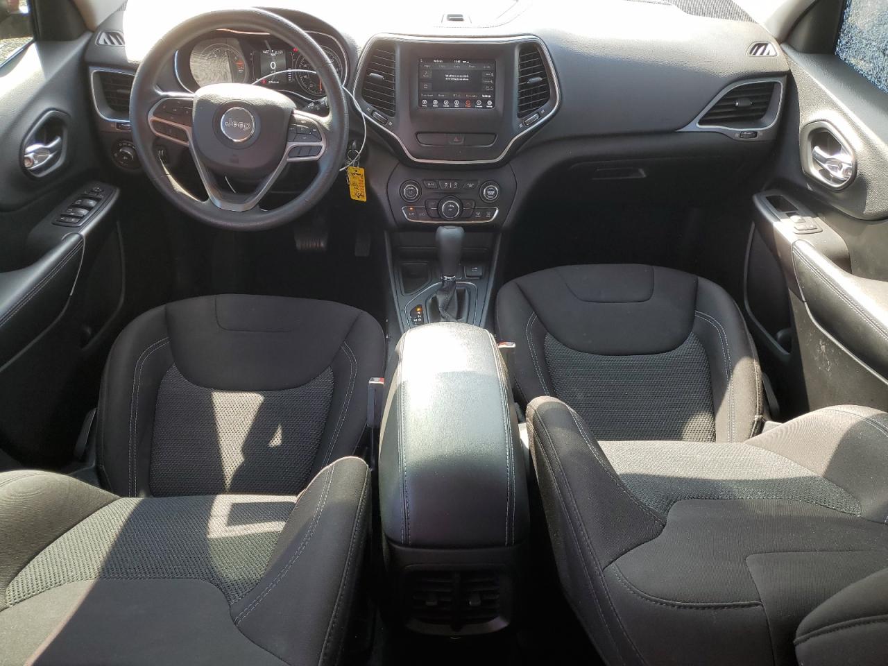 2019 Jeep Cherokee Latitude VIN: 1C4PJLCBXKD381507 Lot: 90922575