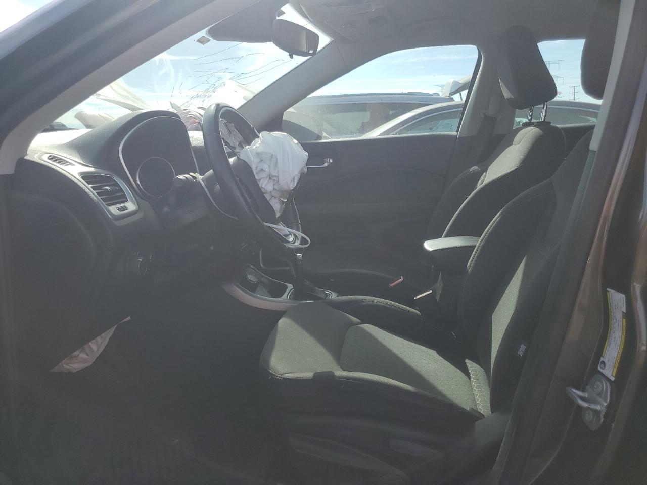 2019 Jeep Compass Sport VIN: 3C4NJDABXKT599649 Lot: 94252975