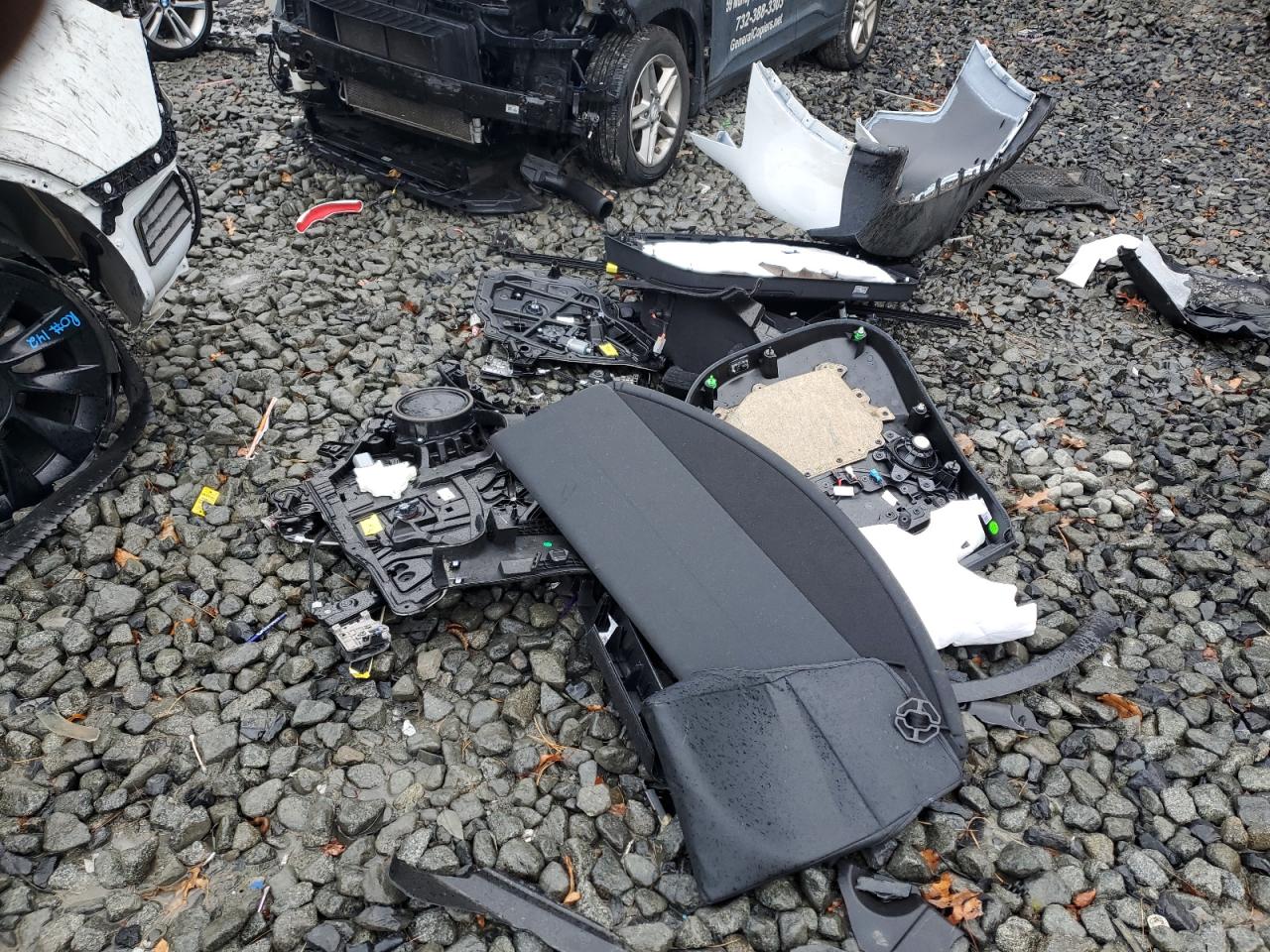 2023 Tesla Model Y VIN: 7SAYGDEE1PA104082 Lot: 92912795