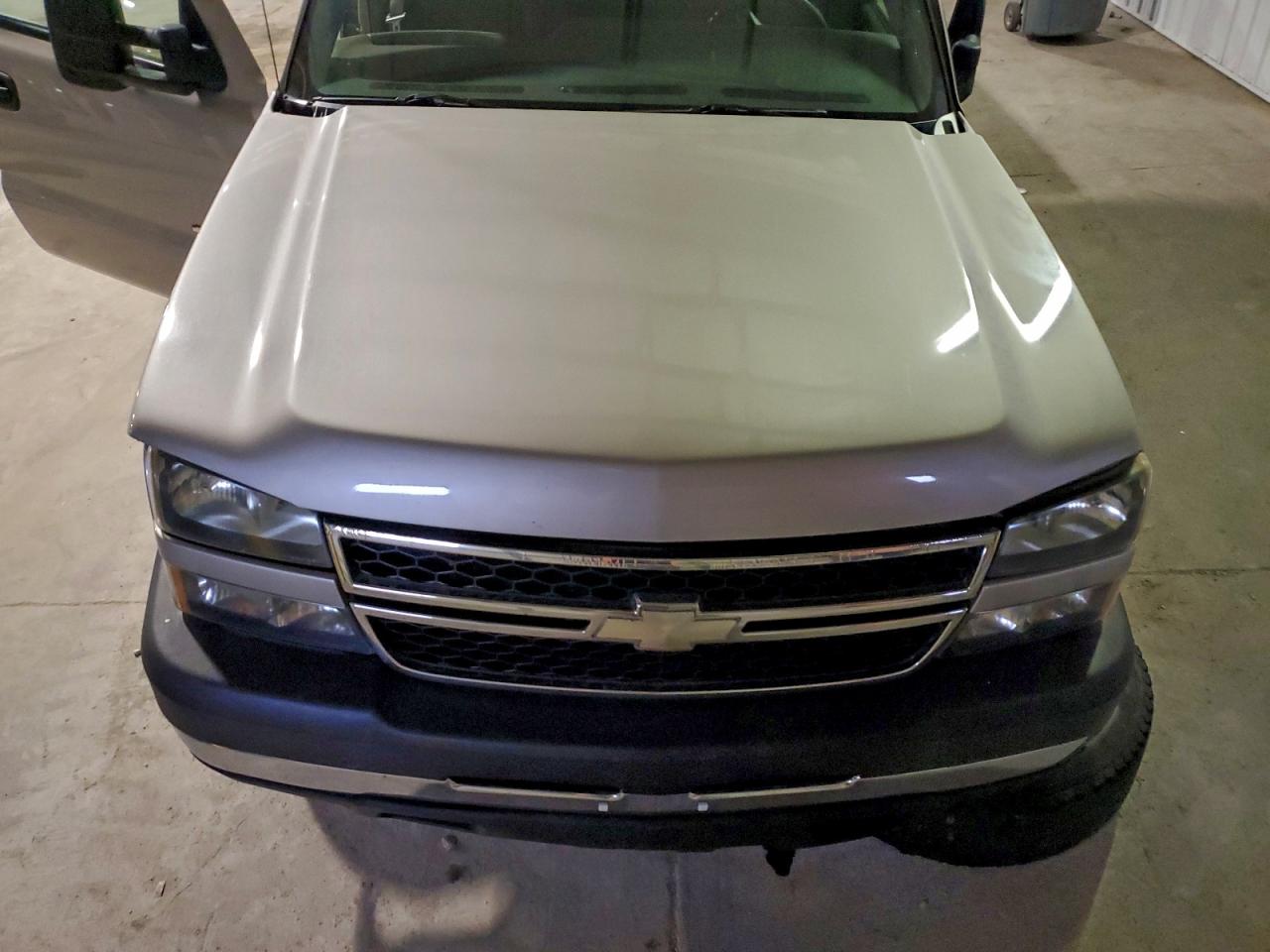 2005 Chevrolet Silverado K2500 Heavy Duty VIN: 1GCHK23295F885499 Lot: 94104155