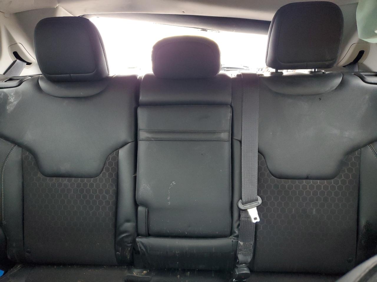 2018 Jeep Compass Latitude VIN: 3C4NJDBB7JT262000 Lot: 92691485