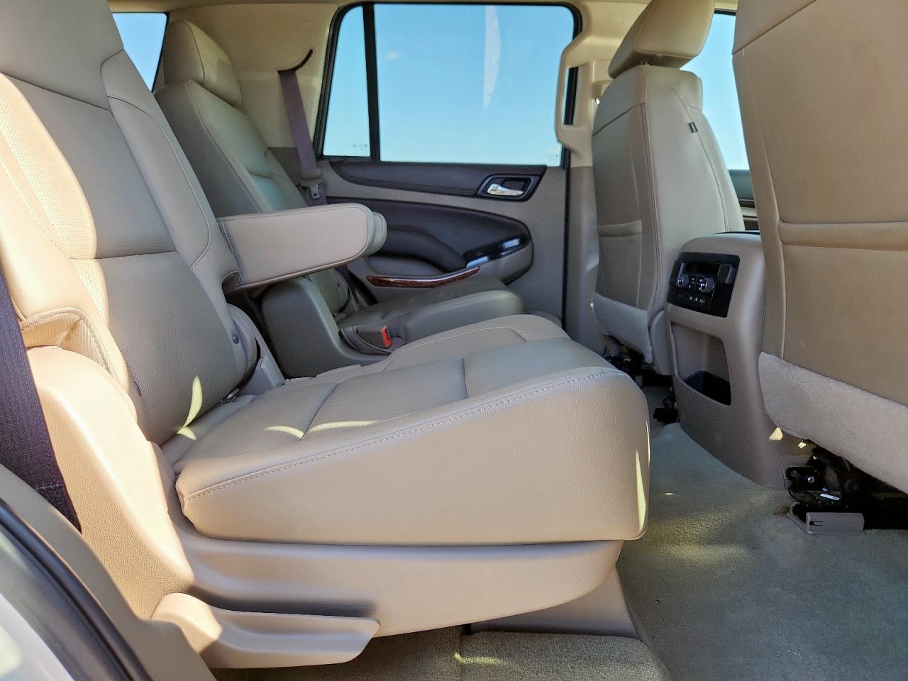 2018 Chevrolet Tahoe K1500 Premier VIN: 1GNSKCKC6JR104086 Lot: 92424015