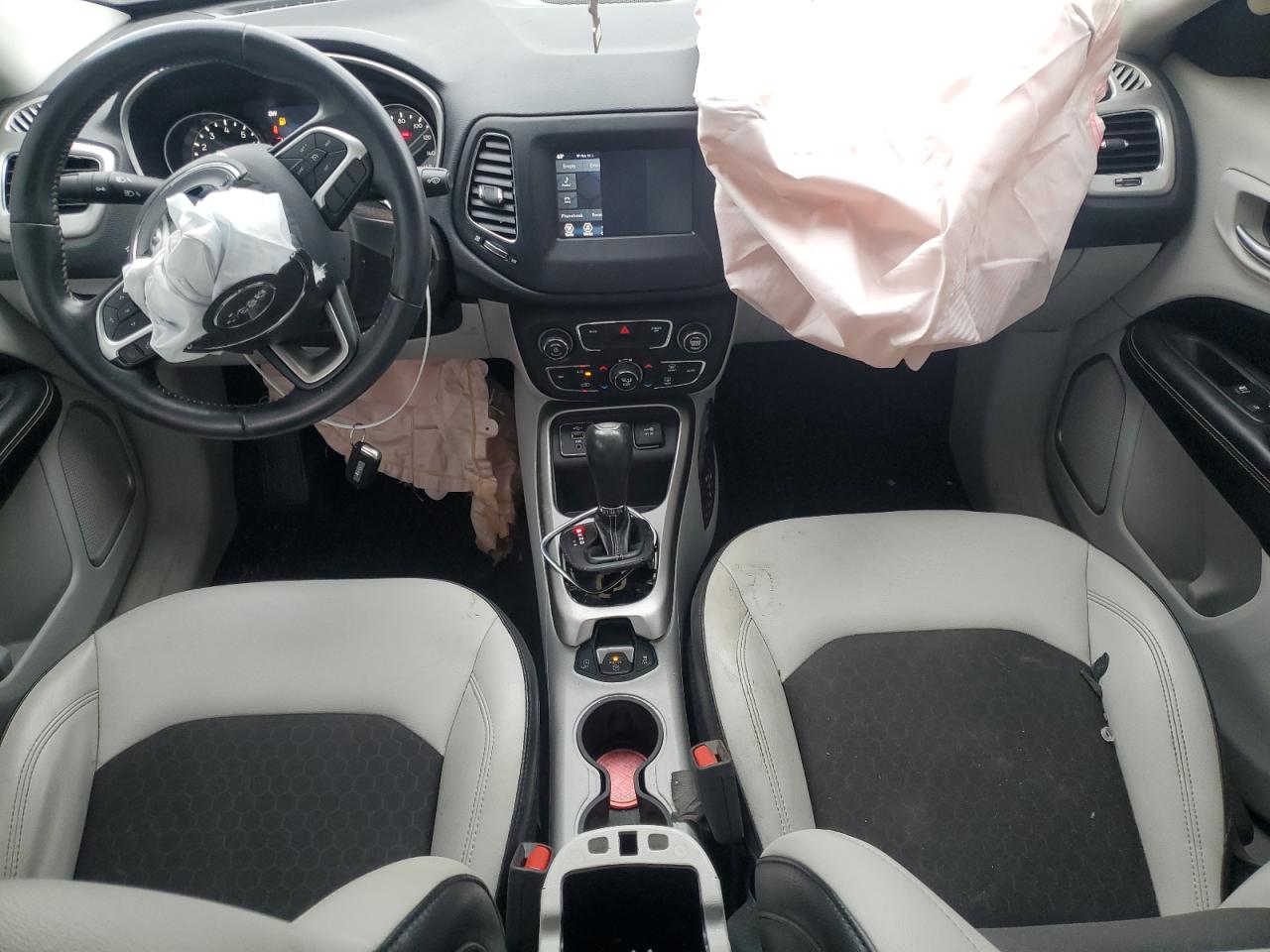 2019 Jeep Compass Latitude VIN: 3C4NJCBB5KT743360 Lot: 91930825