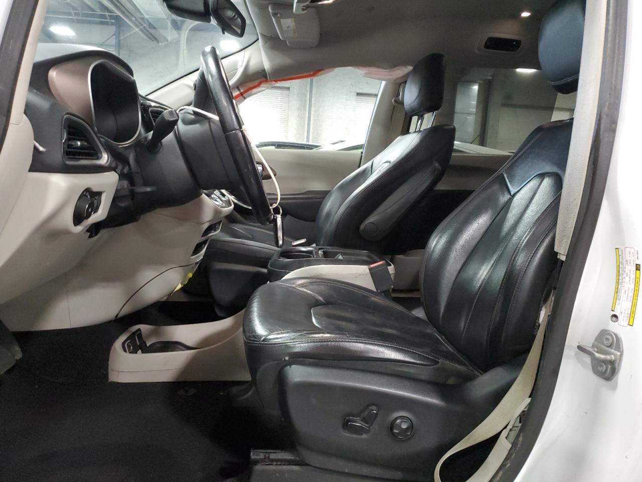 2018 Chrysler Pacifica Touring L VIN: 2C4RC1BG0JR312051 Lot: 92631585