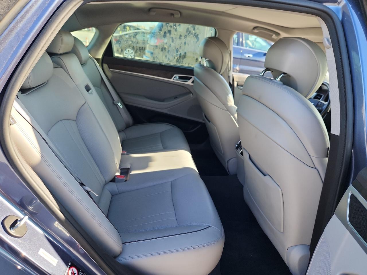 2015 Hyundai Genesis 5.0L VIN: KMHGN4JF4FU068454 Lot: 93201295