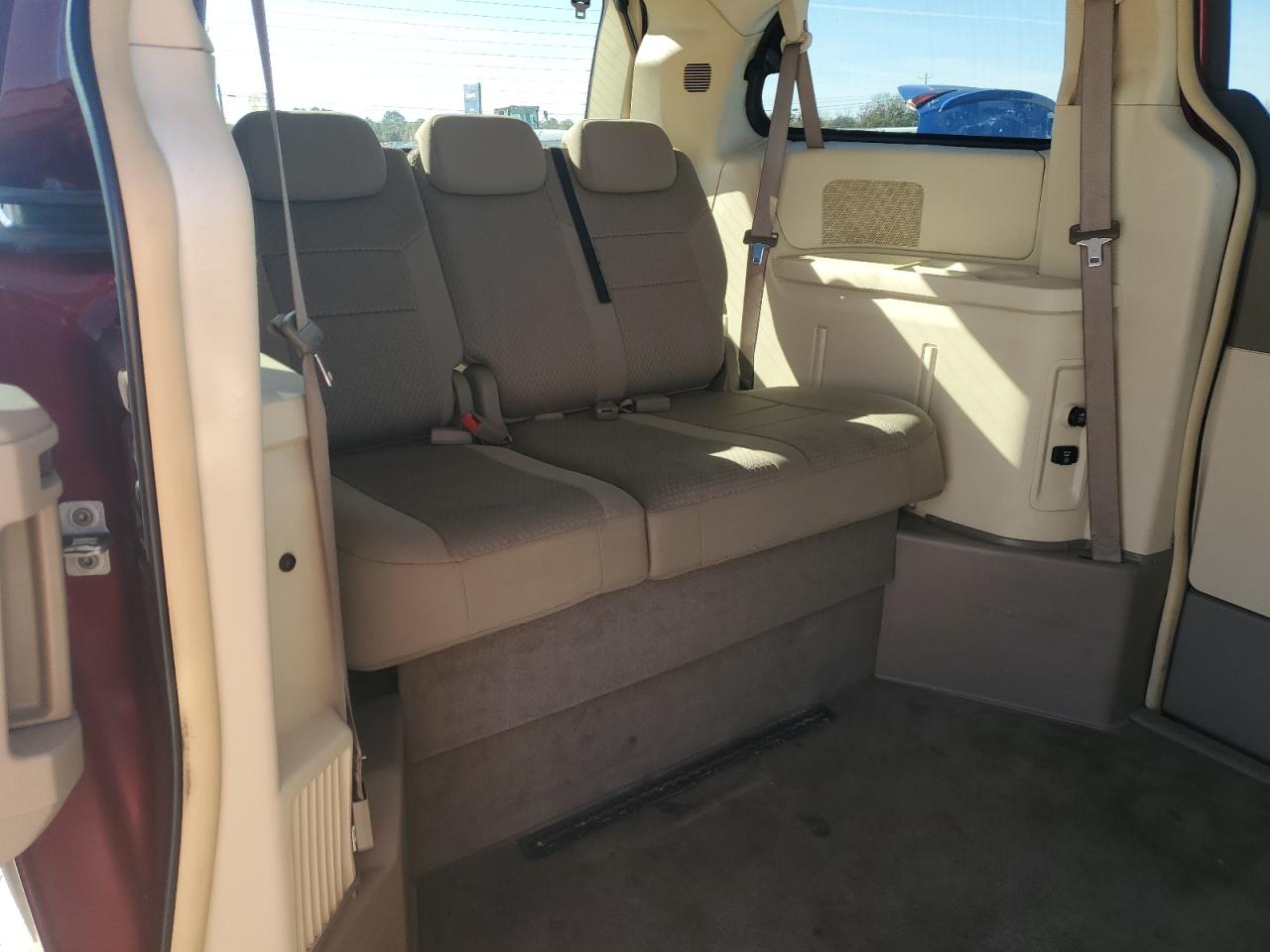 2010 Chrysler Town & Country Touring VIN: 2A4RR5D18AR441227 Lot: 93010285