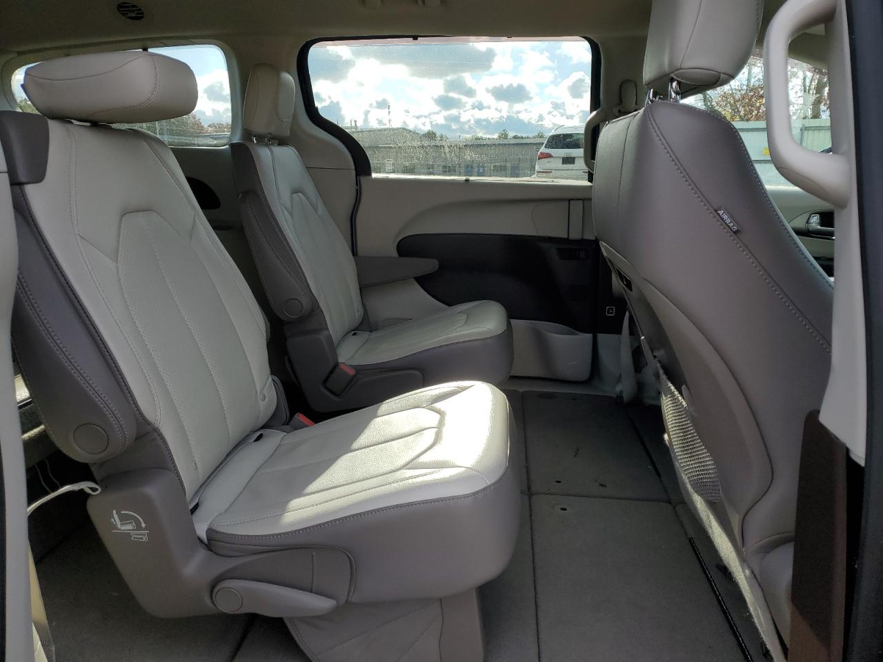 2018 Chrysler Pacifica Touring L VIN: 2C4RC1BG6JR318095 Lot: 91607085