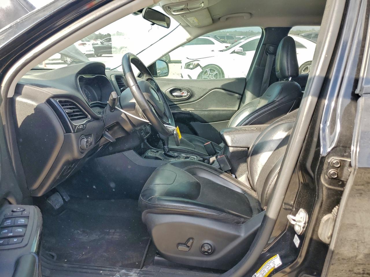 2020 Jeep Cherokee Latitude Plus VIN: 1C4PJLLB9LD511553 Lot: 93619655