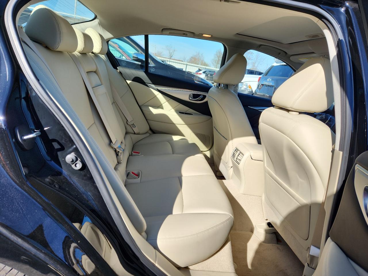 2019 Infiniti Q50 Luxe VIN: JN1EV7AR5KM590126 Lot: 92250745