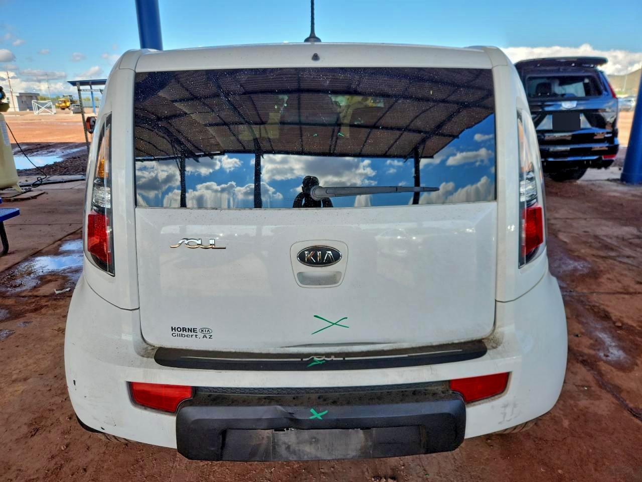 2010 Kia Soul + VIN: KNDJT2A25A7701956 Lot: 93105535