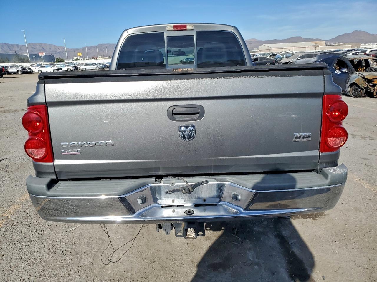 2005 Dodge Dakota Quad Slt VIN: 1D7HW48N45S265885 Lot: 93633915