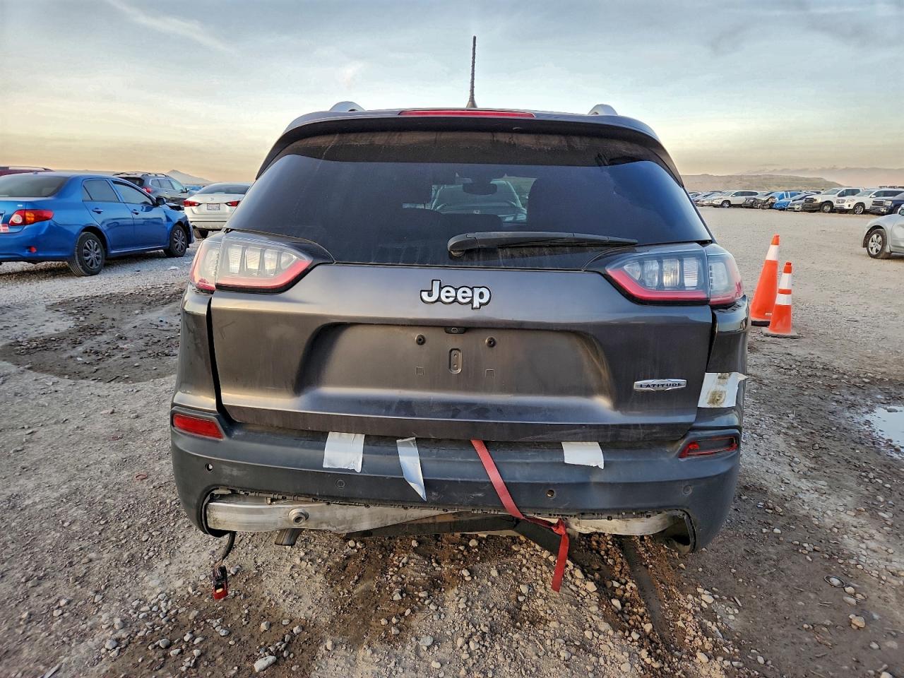 2019 Jeep Cherokee Latitude Plus VIN: 1C4PJLLB5KD207019 Lot: 93051885