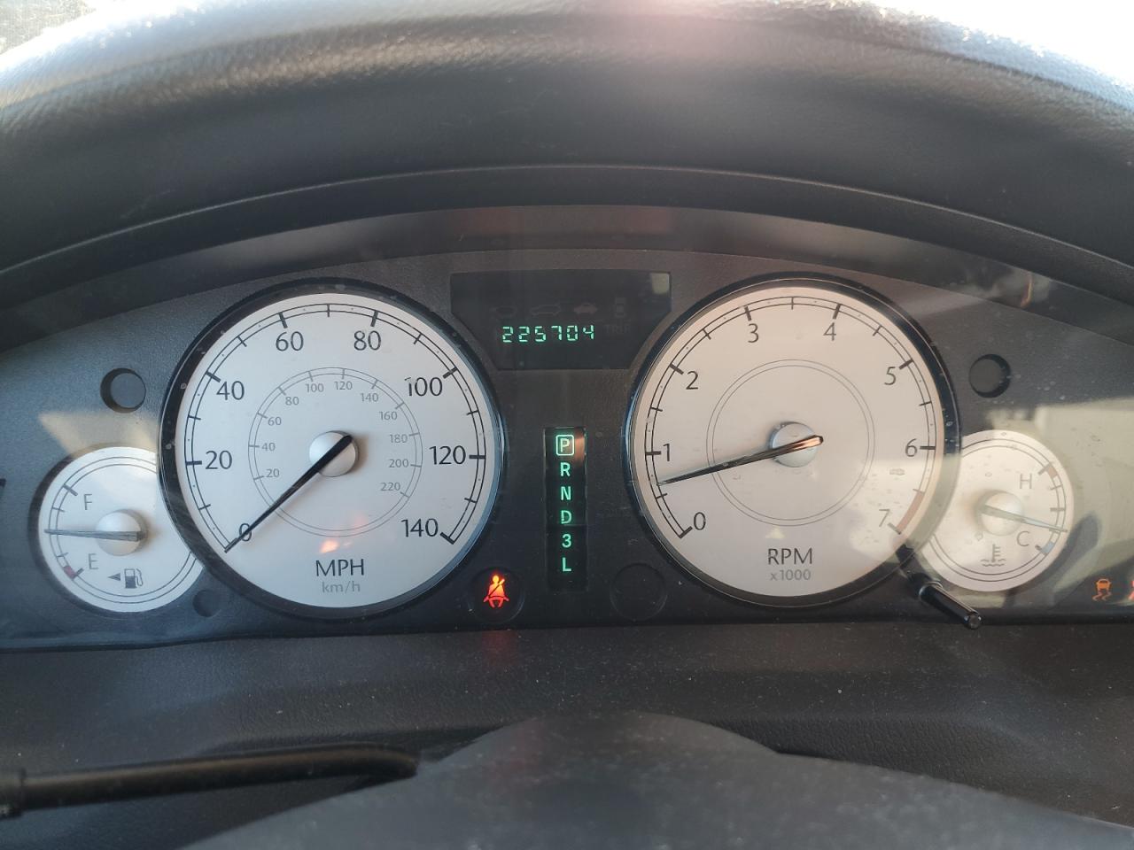 2005 Chrysler 300 VIN: 2C3JA43R45H582923 Lot: 92135405