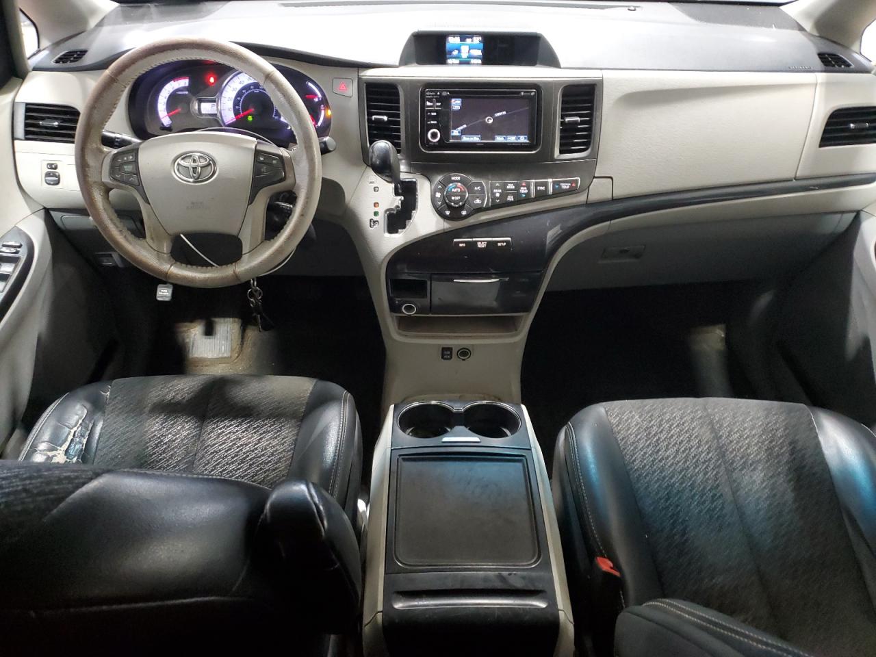 2013 Toyota Sienna Sport VIN: 5TDXK3DC2DS359769 Lot: 92032335