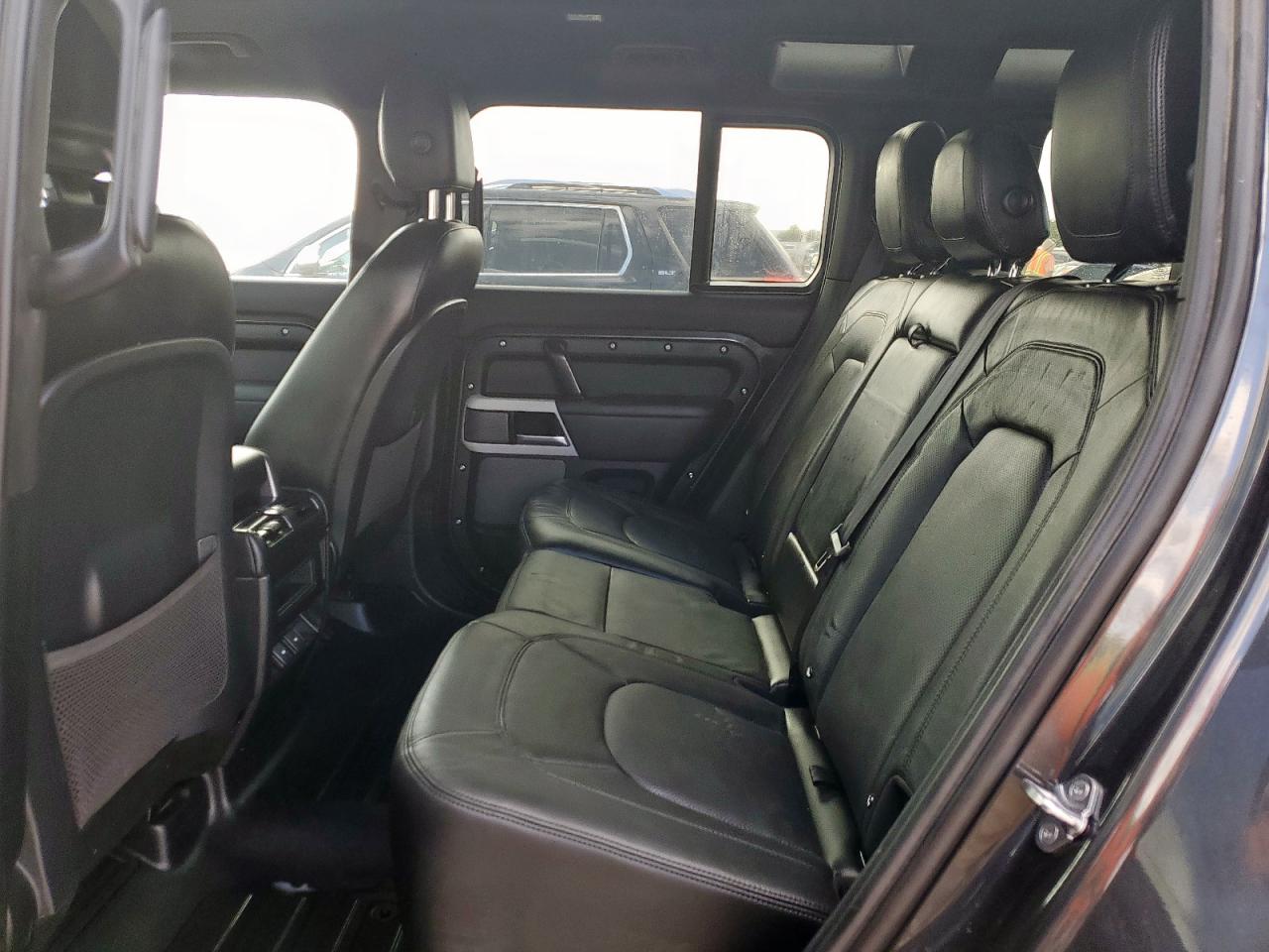 2024 Land Rover Defender 110 S VIN: SALEJ7EU9R2274783 Lot: 92112915