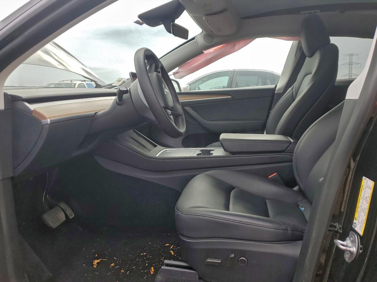 2024 Tesla Model Y VIN: 7SAYGDEE8RF984770 Lot: 93778565