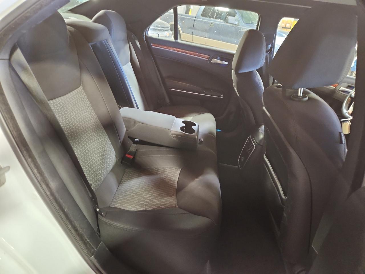 2014 Chrysler 300 VIN: 2C3CCAAG2EH376227 Lot: 92905605