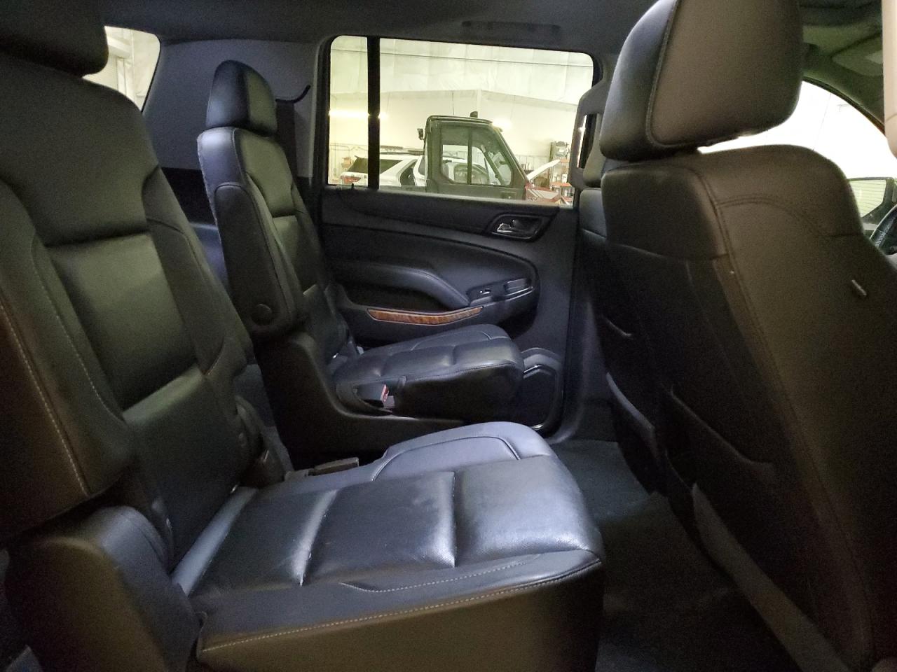 2018 Chevrolet Suburban K1500 Premier VIN: 1GNSKJKC0JR128310 Lot: 91863015