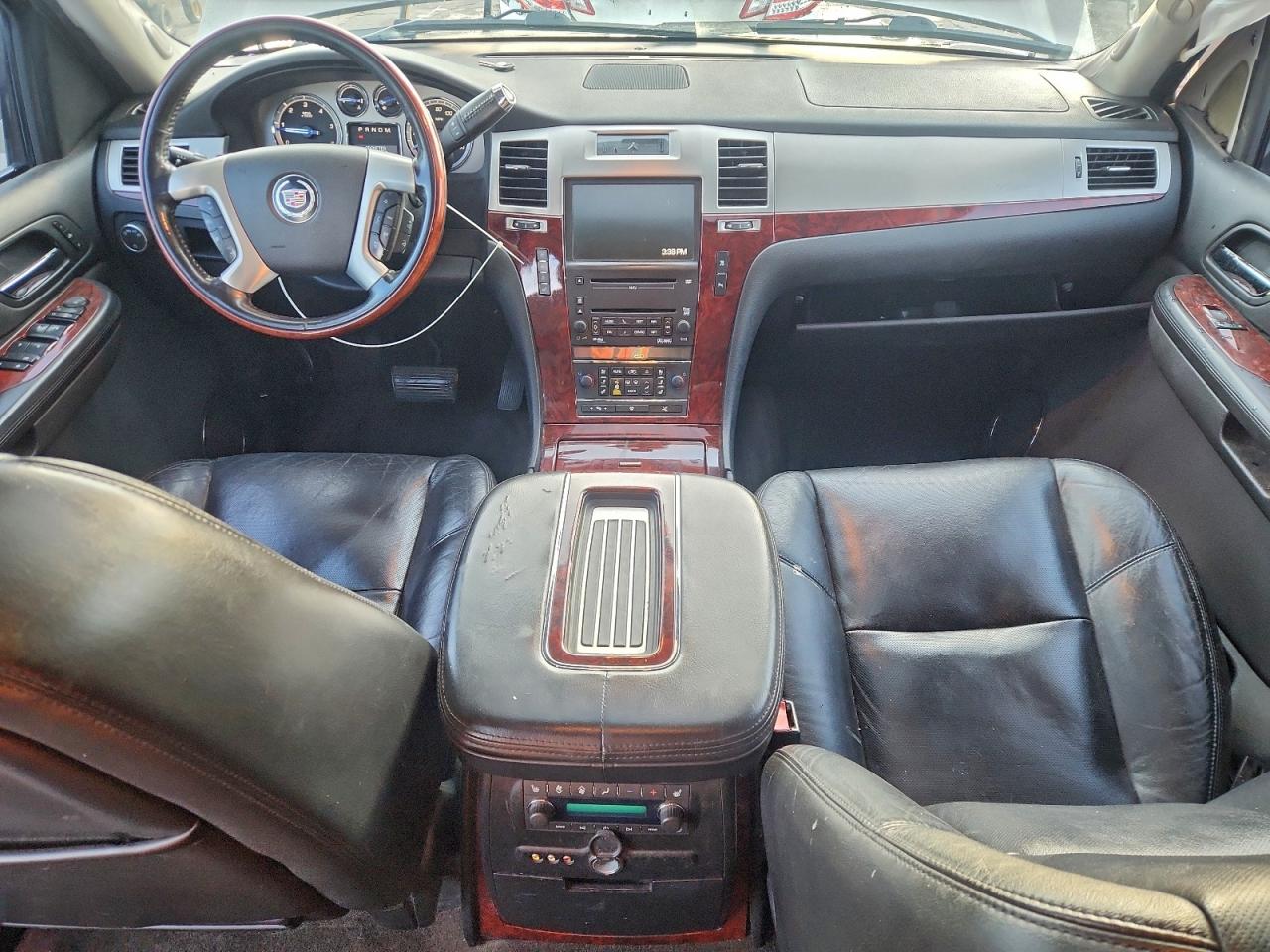 2009 Cadillac Escalade Luxury VIN: 1GYFK23269R110213 Lot: 94347065