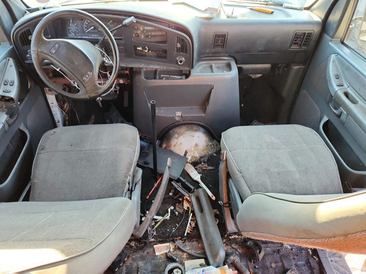 1992 Ford Econoline E350 Super Duty VIN: 1FBJS31H3NHB69267 Lot: 91897575