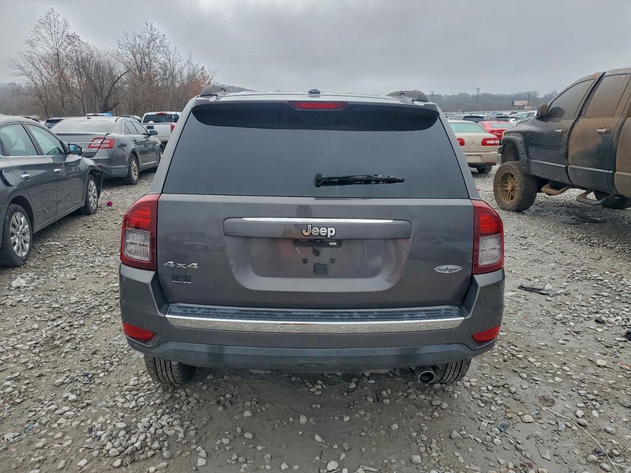 2016 Jeep Compass Latitude VIN: 1C4NJDEB5GD572706 Lot: 94138745