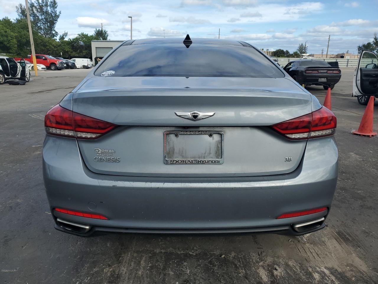 2015 Hyundai Genesis 3.8L VIN: KMHGN4JE6FU039593 Lot: 92440195