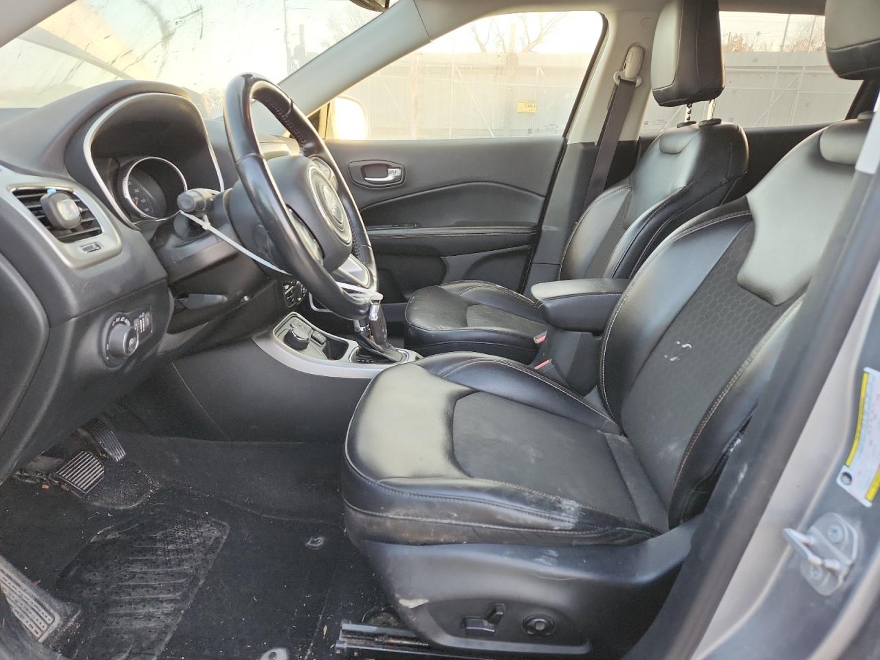 2018 Jeep Compass Latitude VIN: 3C4NJDBB0JT200101 Lot: 92705925