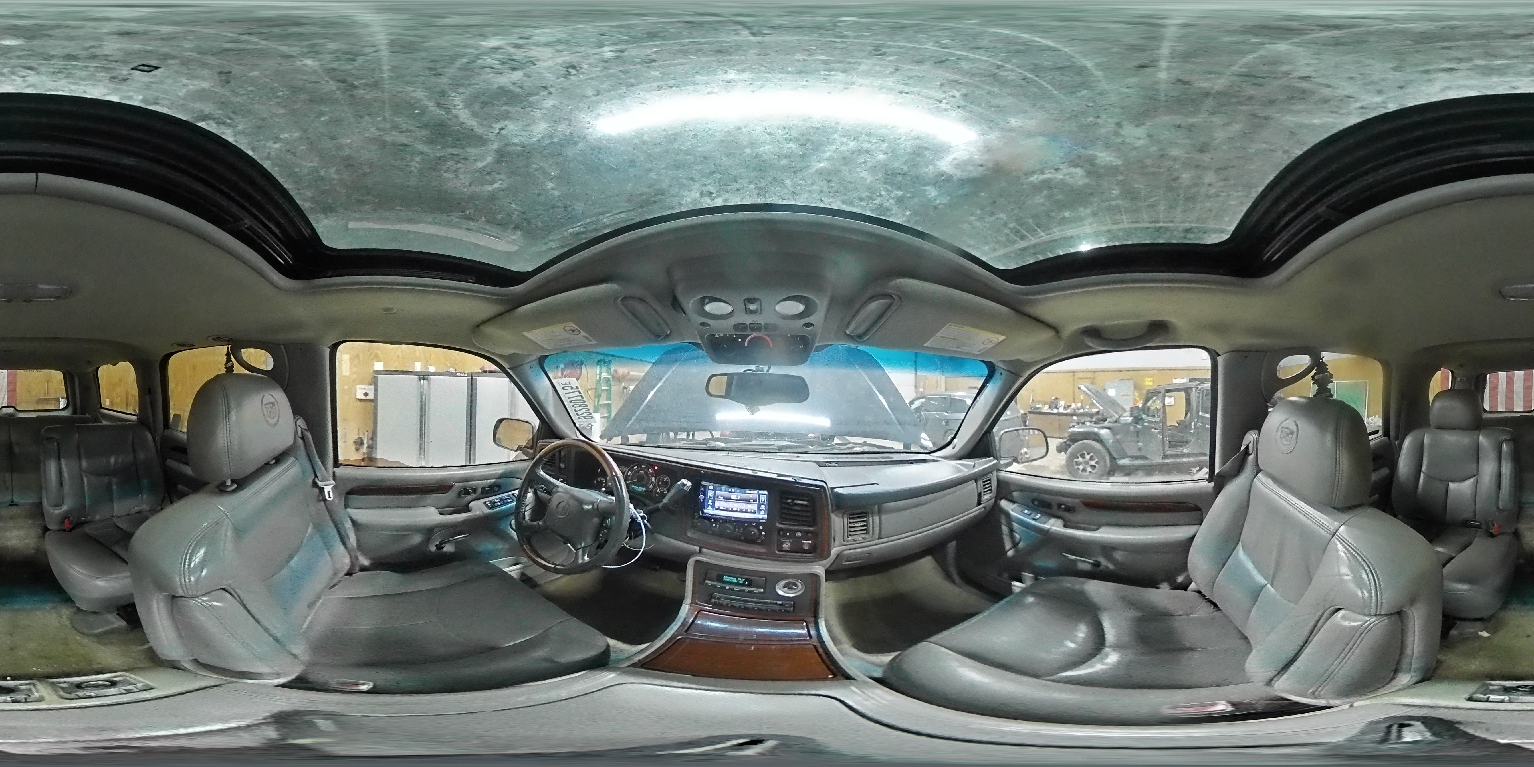 2002 Cadillac Escalade Luxury VIN: 1GYEK63N22R237561 Lot: 92280775