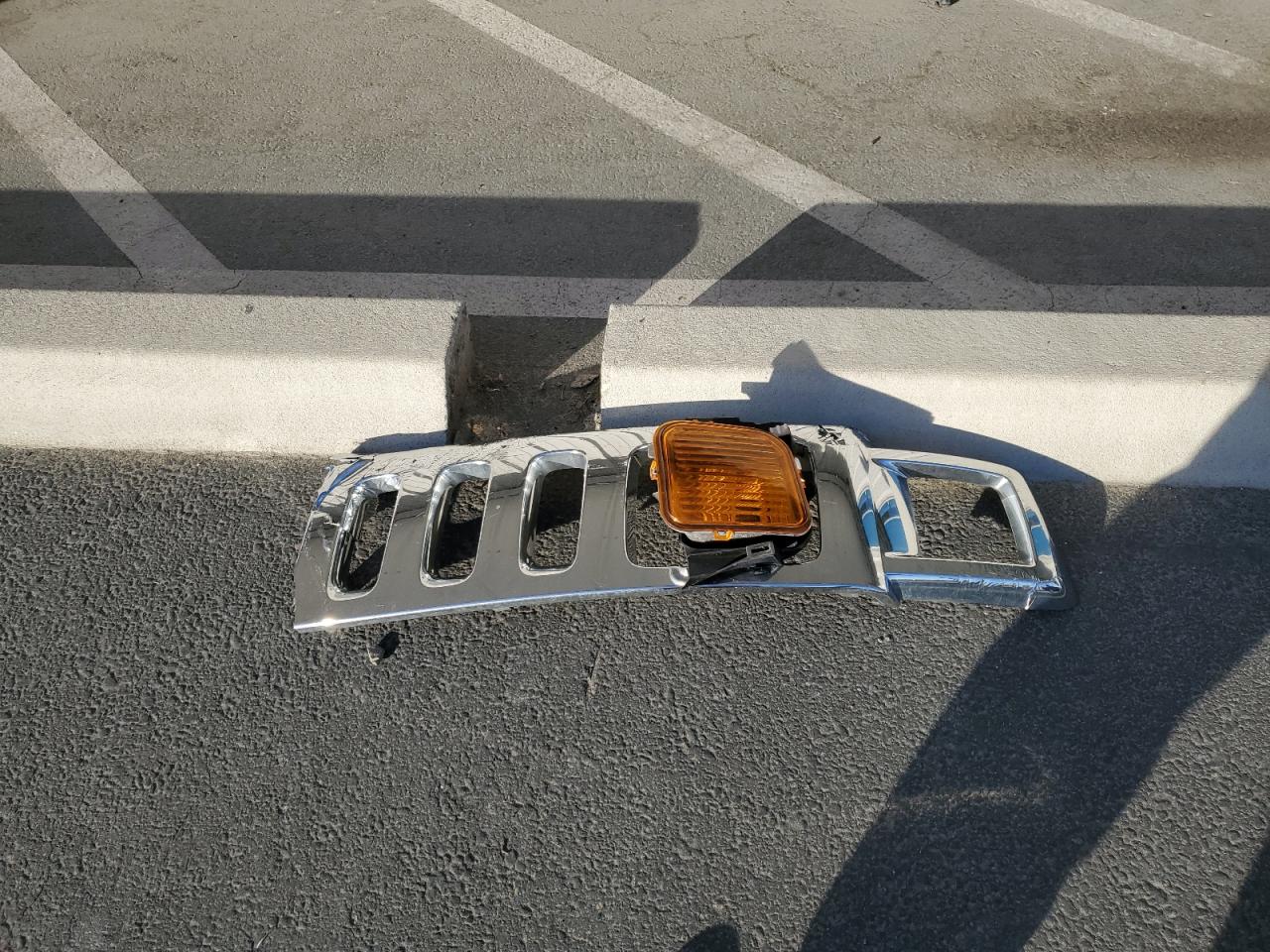 2008 Hummer H3 VIN: 5GTEN13E888123832 Lot: 92301935