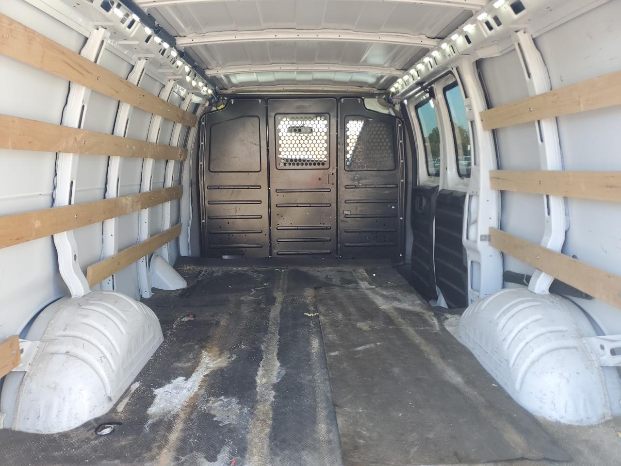 2019 GMC Savana G2500 VIN: 1GTW7AFG8K1306490 Lot: 90839125