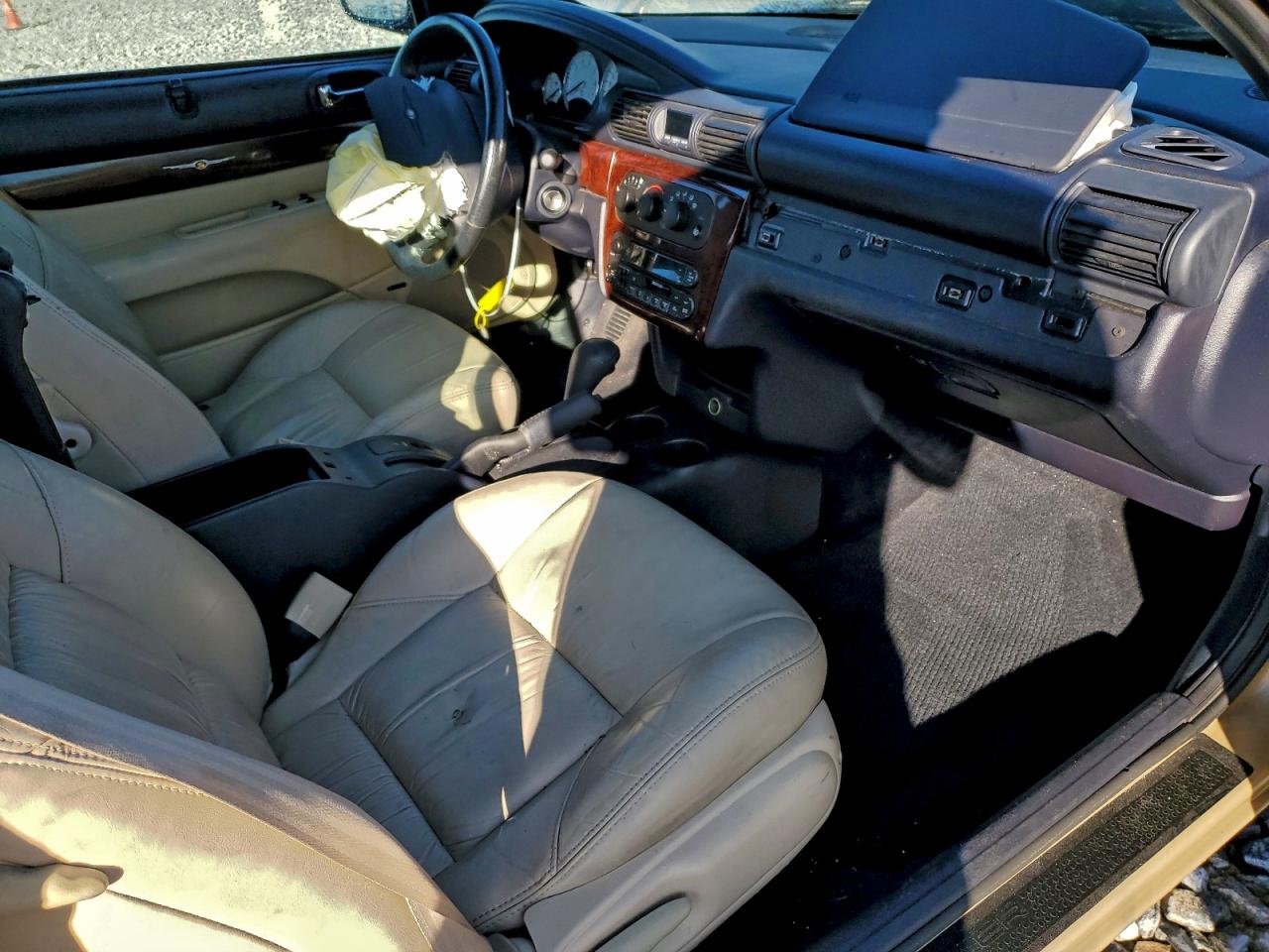 2001 Chrysler Sebring Limited VIN: 1C3EL65U41N561211 Lot: 93704015