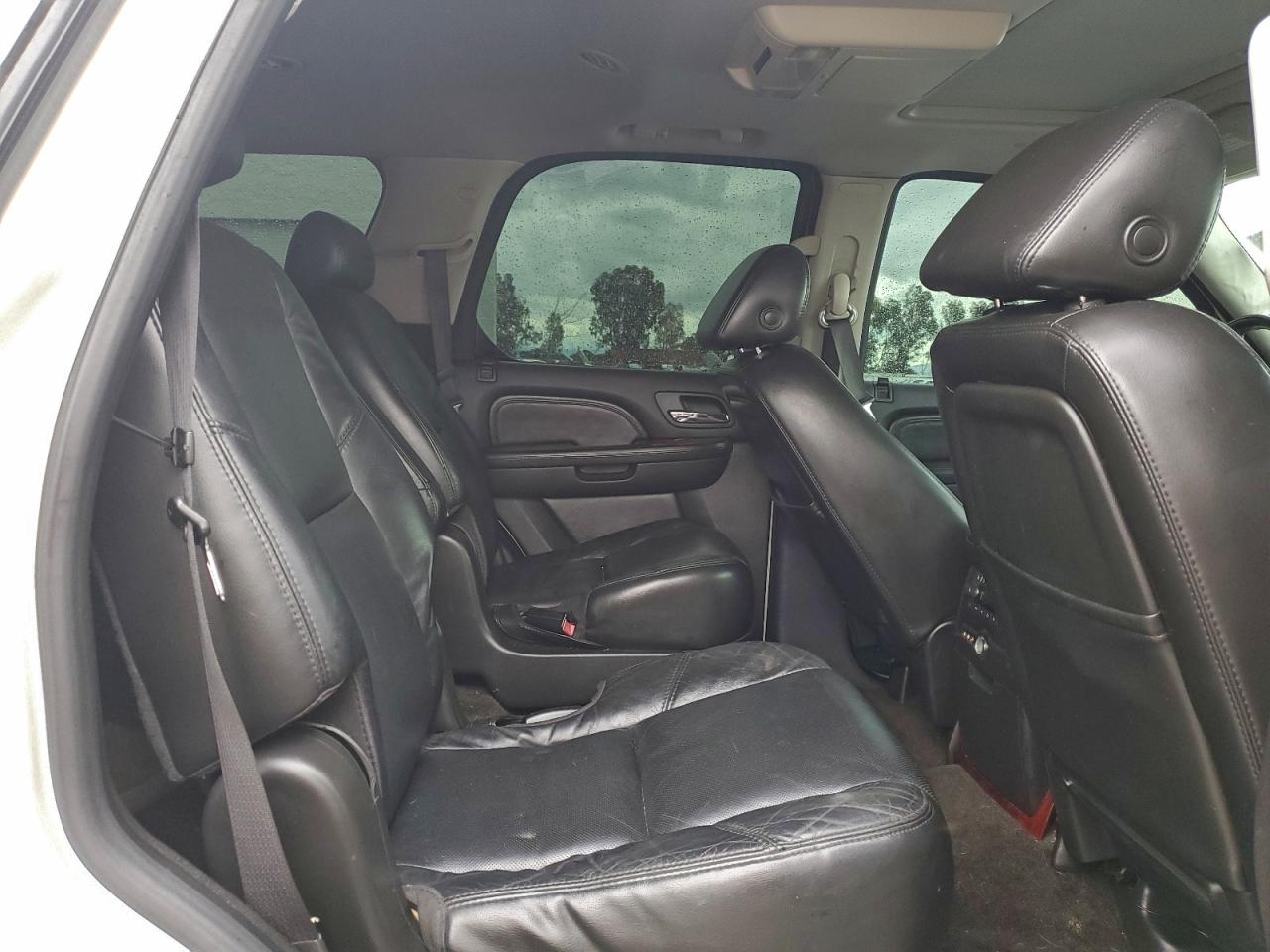 2007 Cadillac Escalade Luxury VIN: 1GYEC63827R422224 Lot: 93656295