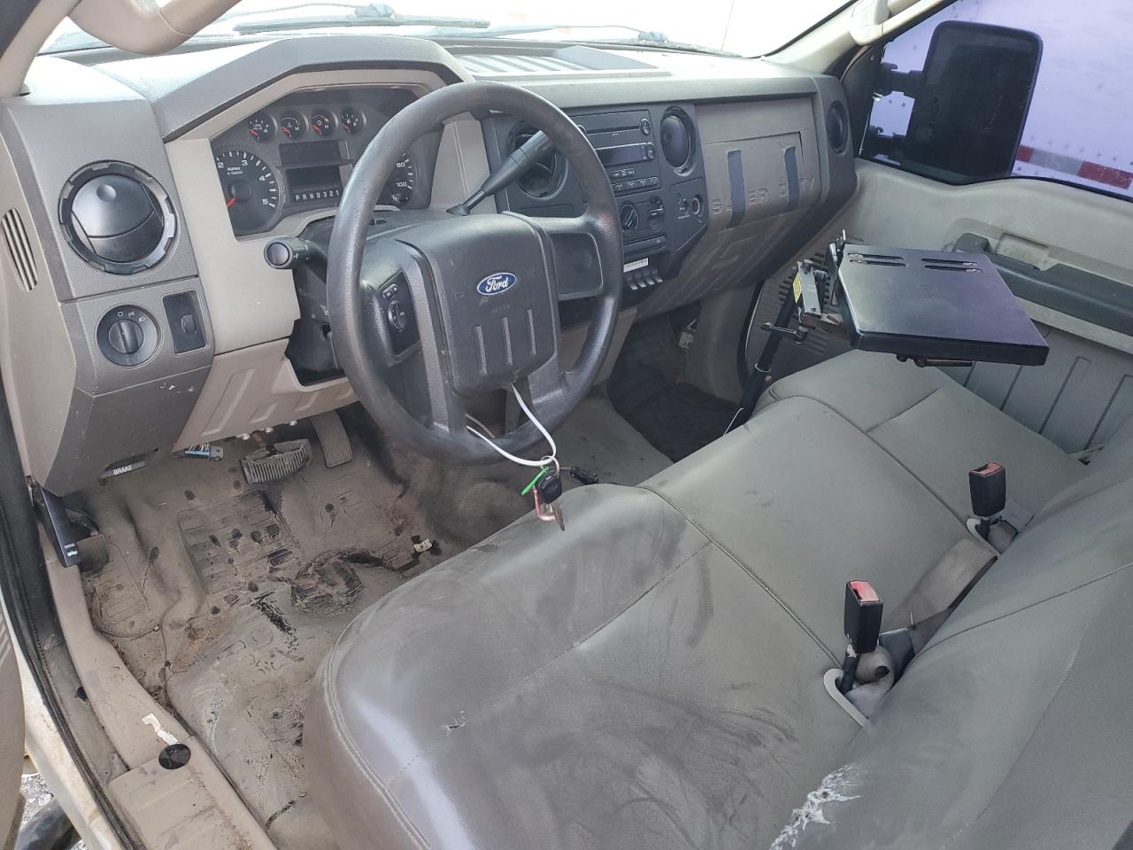 2008 Ford F450 Super Duty VIN: 1FDXX46R88EE51498 Lot: 92640825