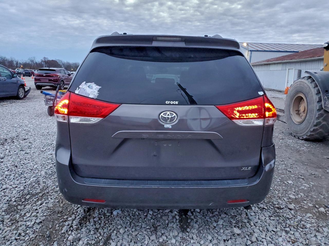 2013 Toyota Sienna Xle VIN: 5TDYK3DC9DS376654 Lot: 93911645