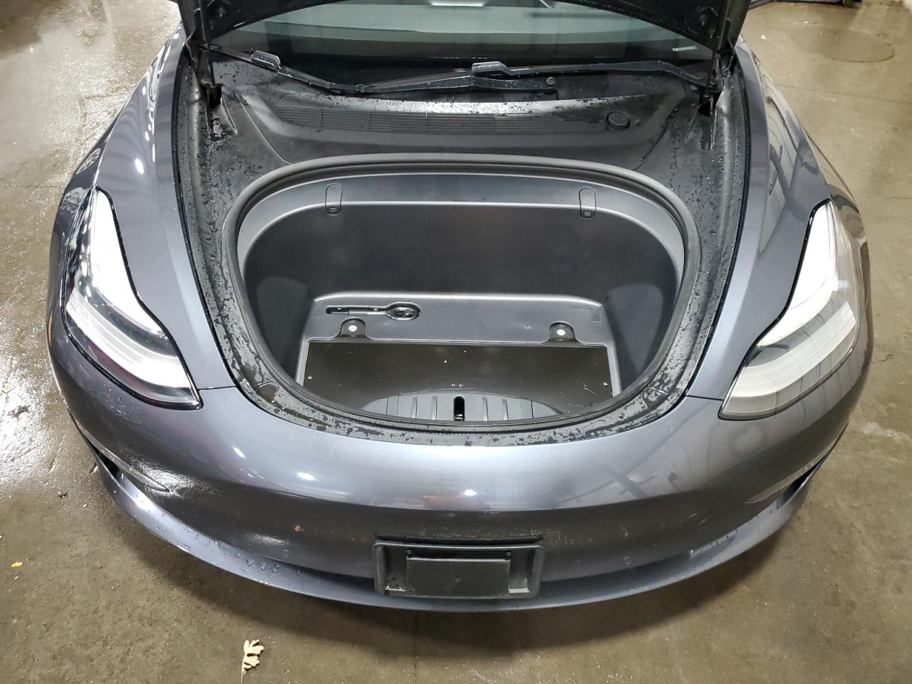 2018 Tesla Model 3 VIN: 5YJ3E1EBXJF090615 Lot: 92650005