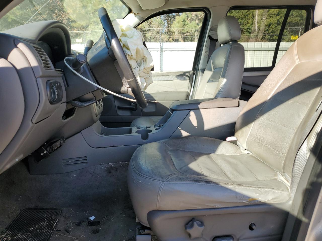 2004 Ford Explorer Xlt VIN: 1FMZU73KX4UA30585 Lot: 92836885