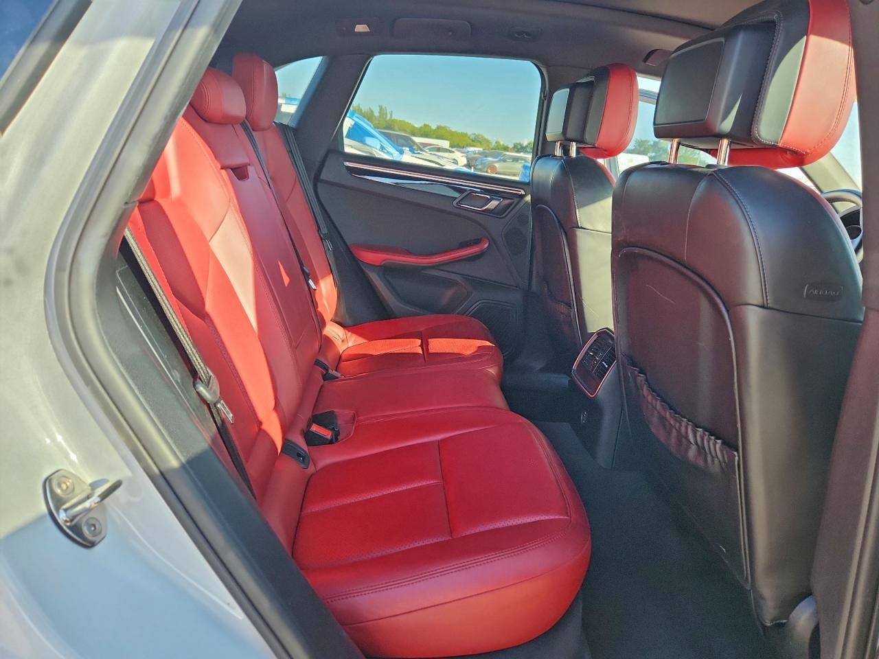 2018 Porsche Macan S VIN: WP1AB2A52JLB36018 Lot: 93238055