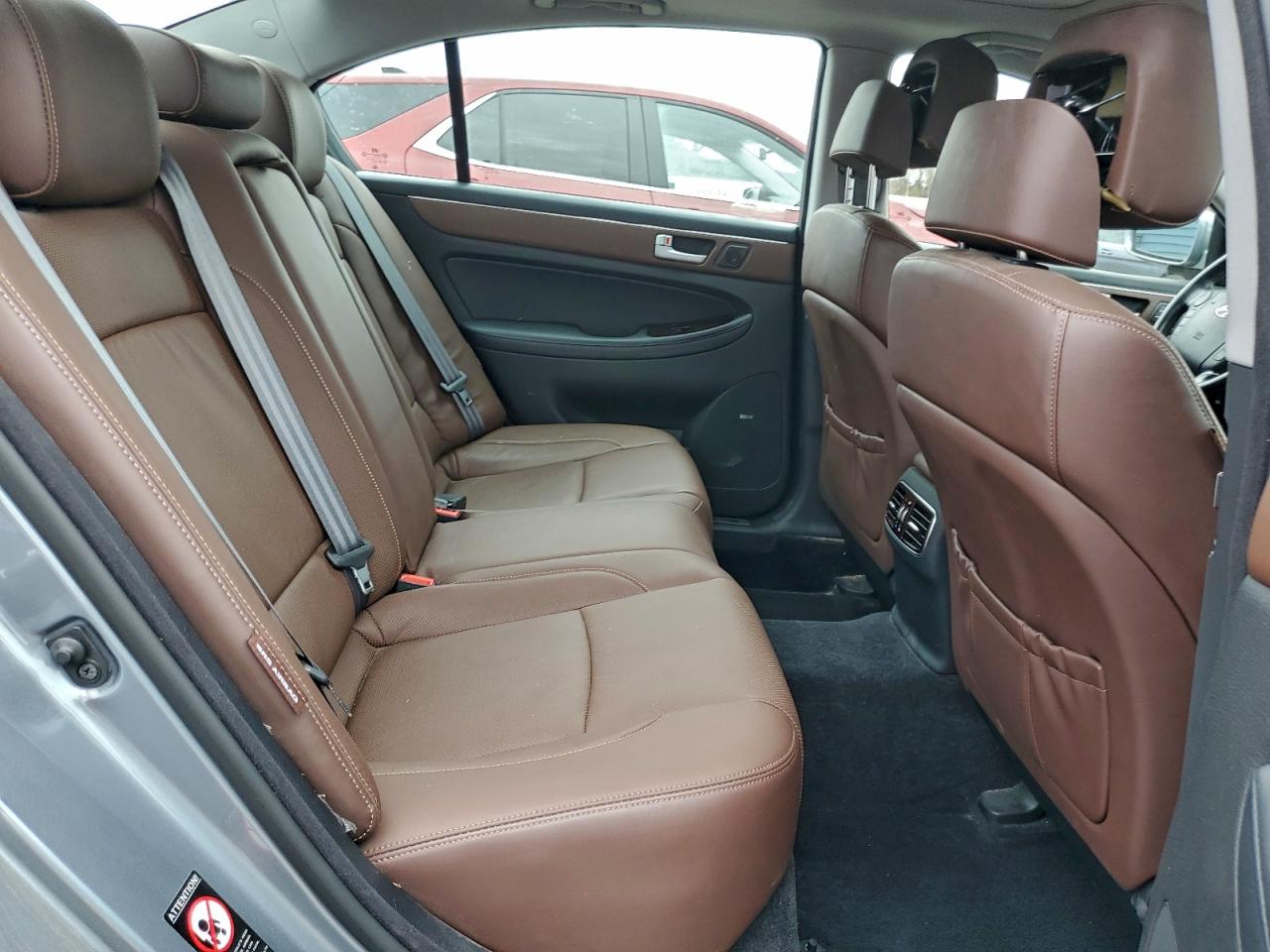 2014 Hyundai Genesis 3.8L VIN: KMHGC4DD5EU261095 Lot: 94185265