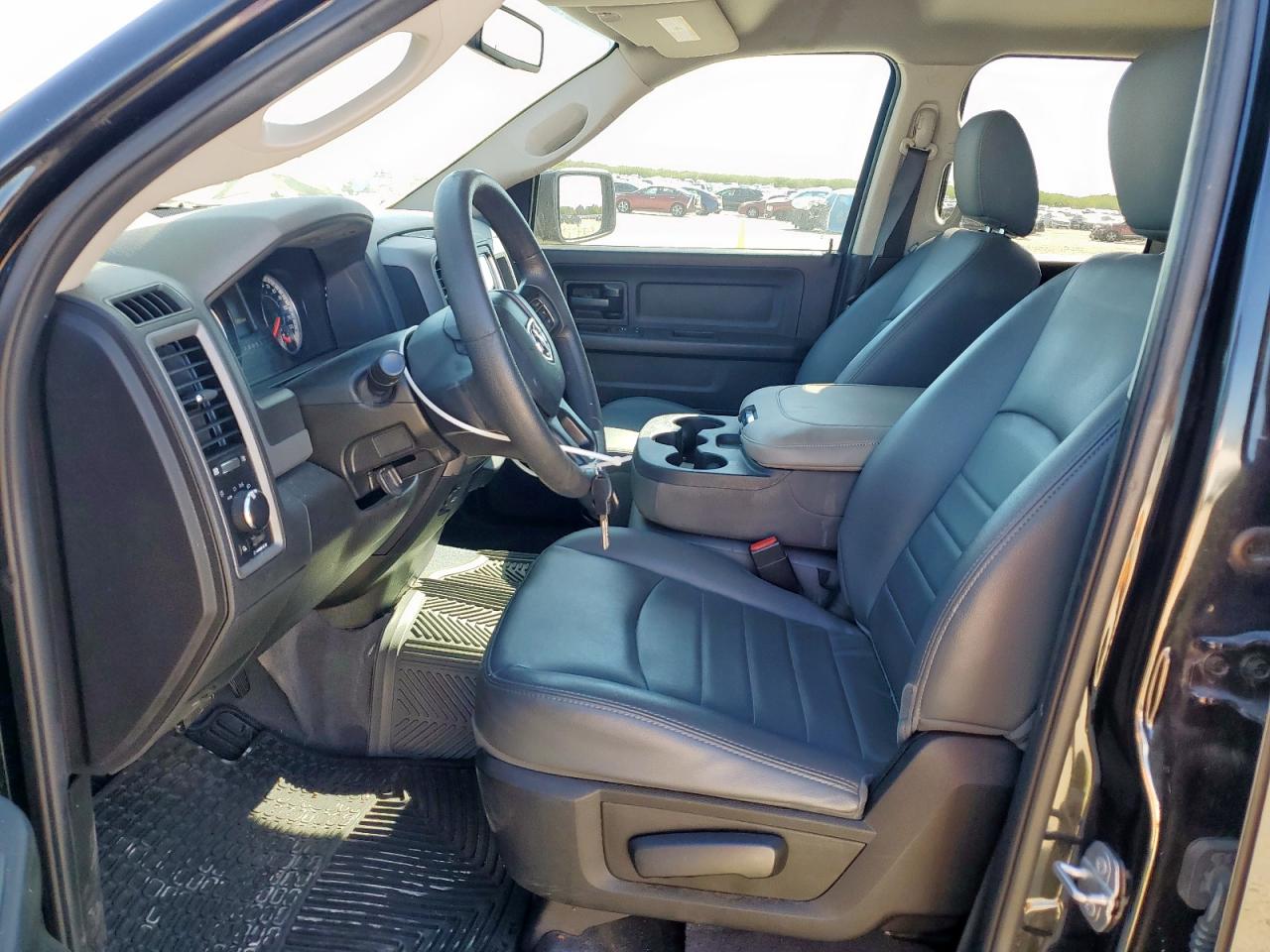 2019 Ram 1500 Classic Tradesman VIN: 1C6RR6FGXKS585947 Lot: 92931285