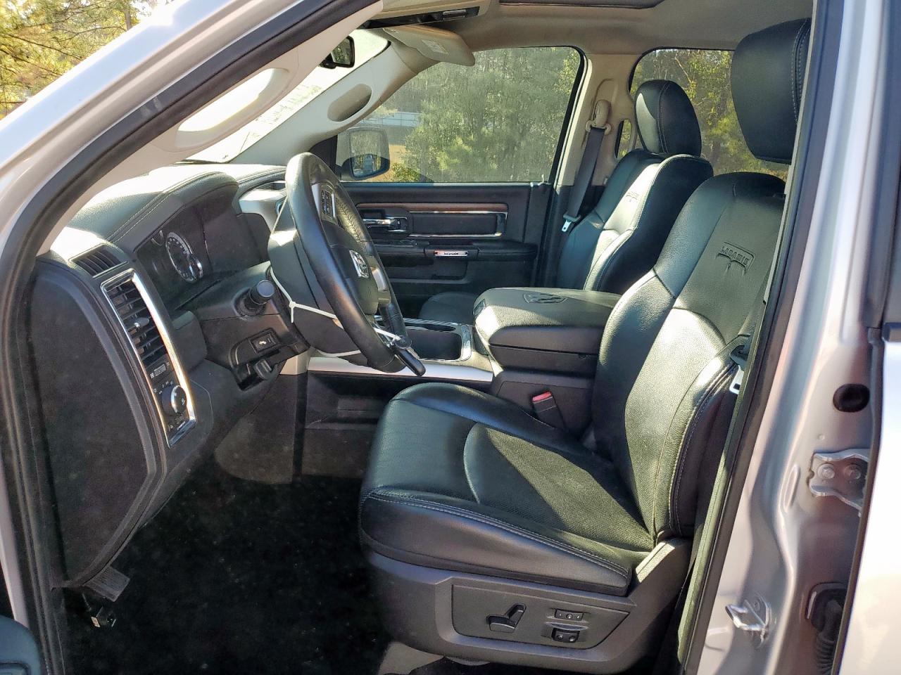 2016 Ram 1500 Laramie VIN: 1C6RR7NM2GS144687 Lot: 92013465