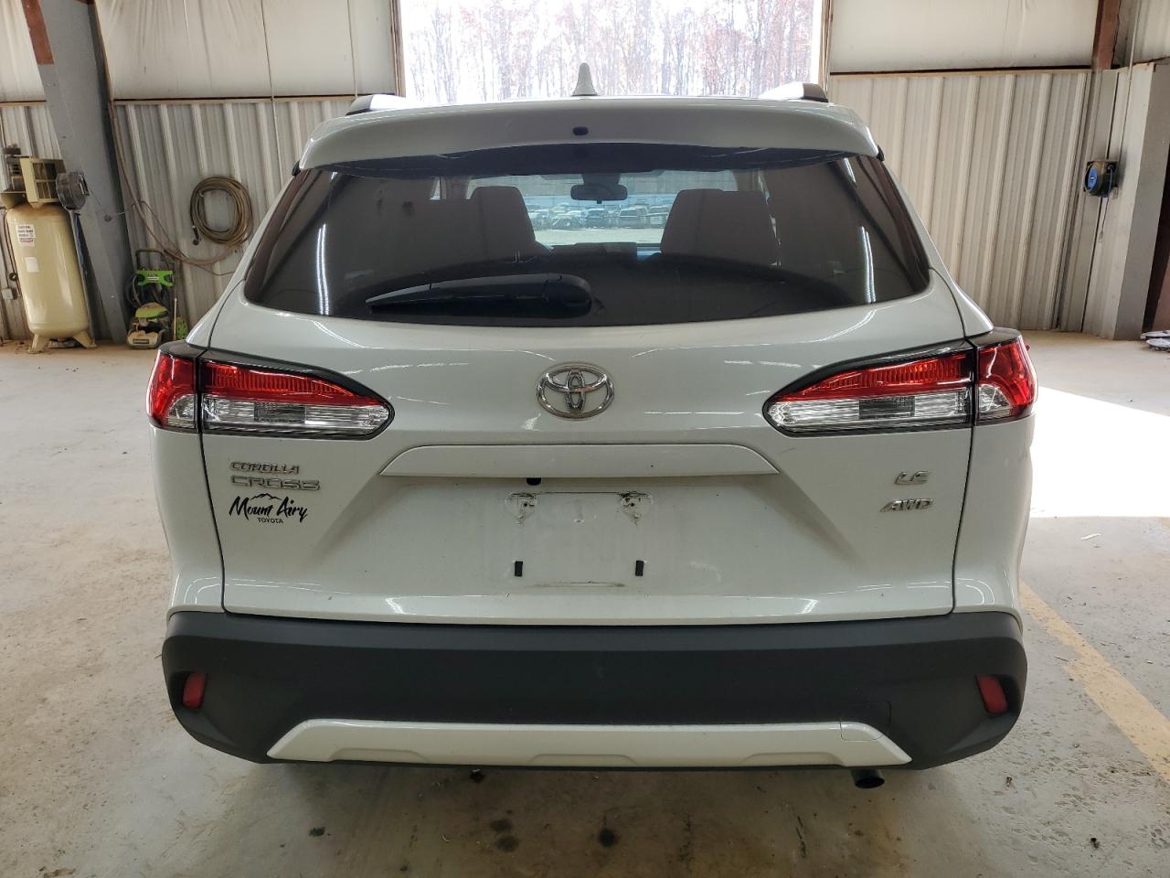 2022 Toyota Corolla Cross Le VIN: 7MUCAABG2NV031352 Lot: 93506265