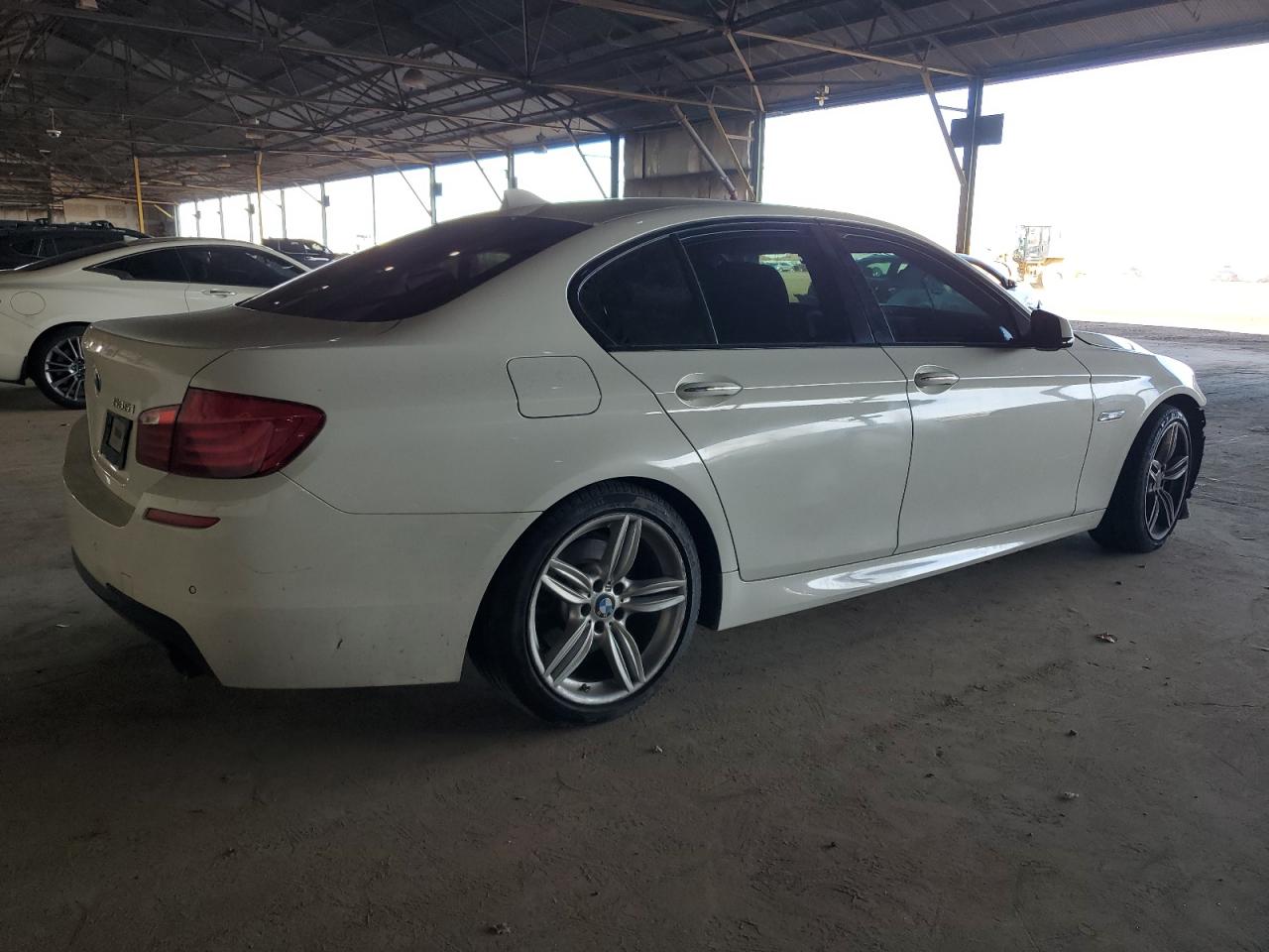 Фото: WBAFR7C57DC824966